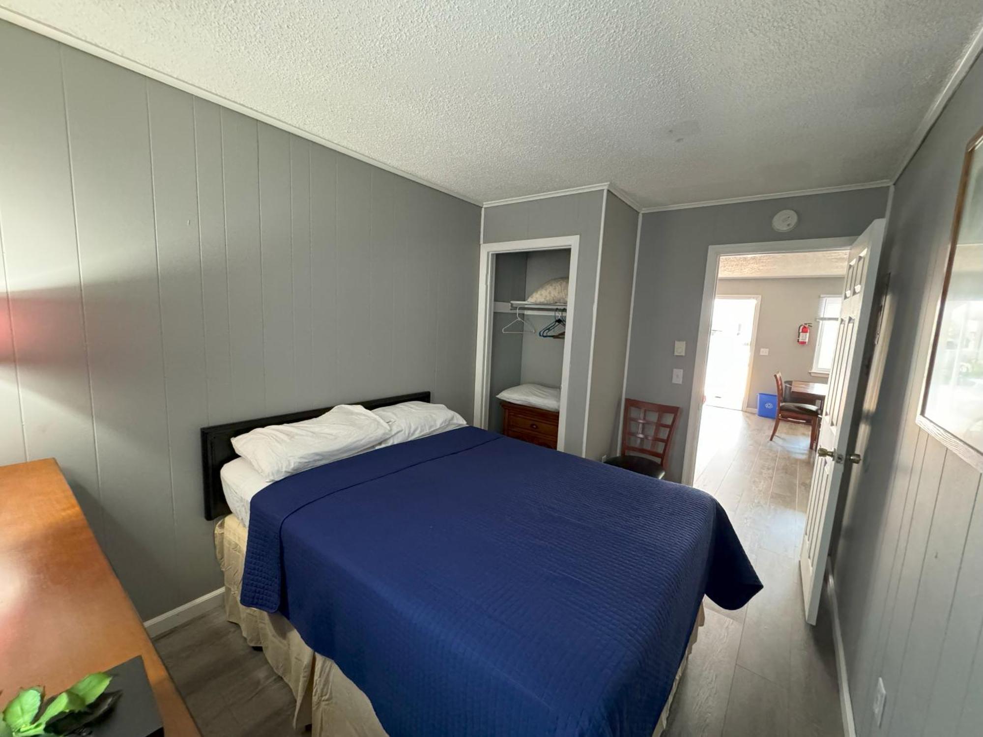 Sea Garden Motel 2*